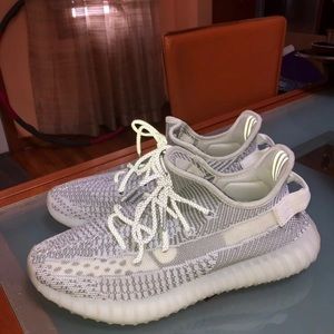 Yeezy 350 V2 Static